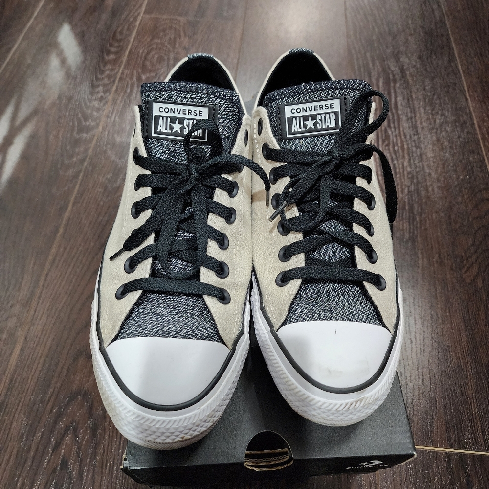 Mens Low Top Converse Sneakers